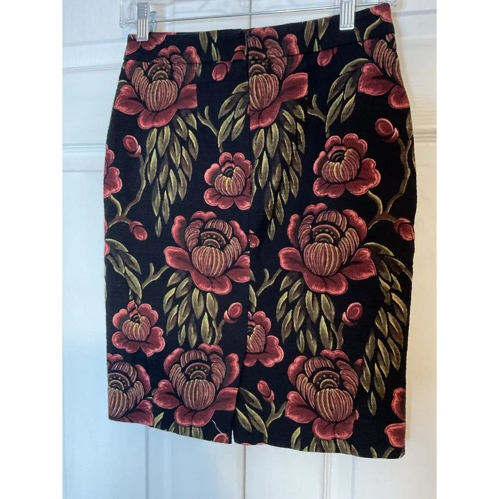Ann Taylor Black Floral Corduroy Pencil Skirt Size 0 Petite‎